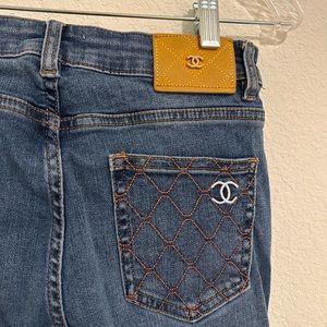 CHANEL j e a n s